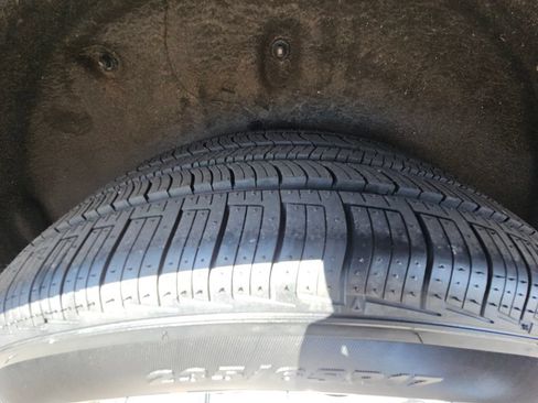 Used 2023 Chrysler Pacifica Touring-L FWD image 25