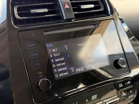 Used 2019 Toyota Prius LE image 23