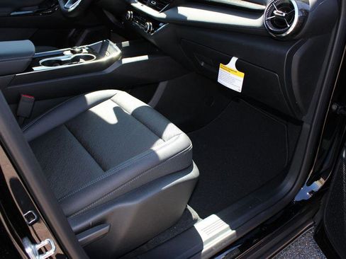 New 2026 Chevrolet Equinox LT w/ Convenience Package II image 6