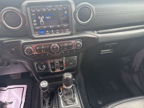 Used 2021 Jeep Wrangler Unlimited Sahara w/ Cold Weather Group image 10