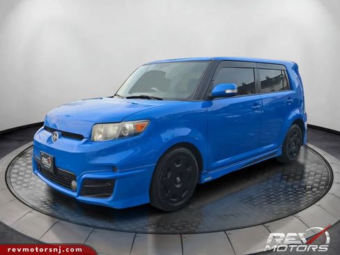 Used 2011 Scion xB image 1