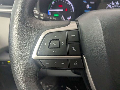 Certified 2024 Toyota Sienna XLE FWD image 19