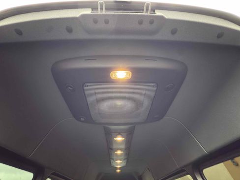 Used 2023 Mercedes-Benz Sprinter 2500 image 73