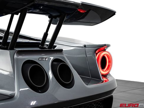 Used 2018 Ford GT RWD image 25