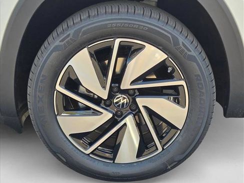 New 2026 Volkswagen Atlas SE image 10