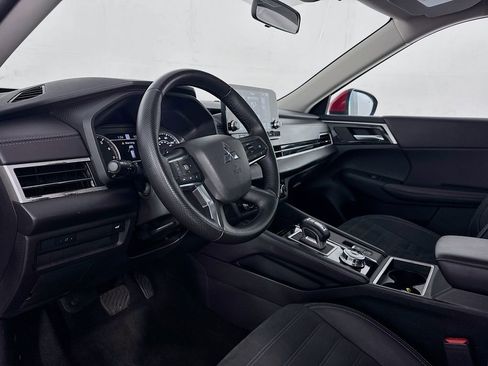 Used 2024 Mitsubishi Outlander SE FWD image 12