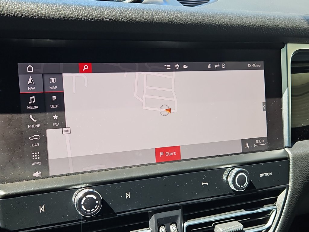 Certified 2024 Porsche Macan S AWD/4WD image 18