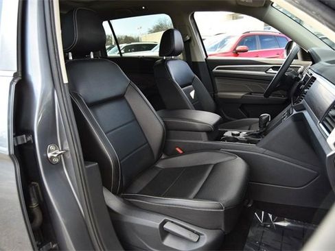 Certified 2022 Volkswagen Atlas SE image 18