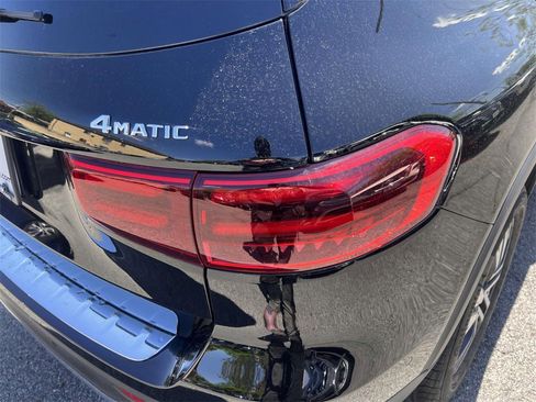 Used 2024 Mercedes-Benz GLB 250 4MATIC image 10
