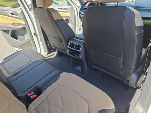 New 2026 Volkswagen Atlas Cross Sport SE AWD/4WD image 11