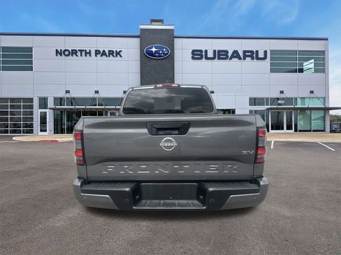 Used 2024 Nissan Frontier SV w/ Technology Package image 4