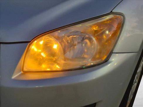 Used 2012 Toyota RAV4 FWD w/ Upgrade Value Pkg image 7