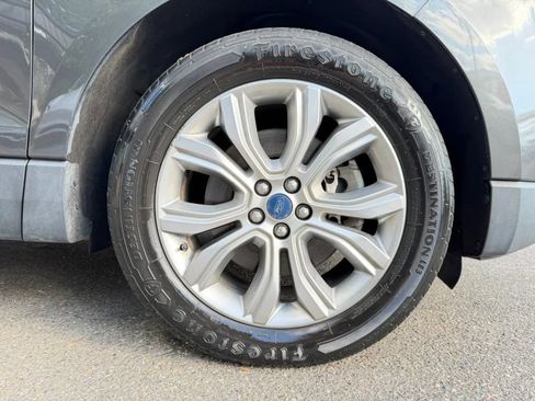 Used 2019 Ford Edge Titanium AWD/4WD image 32