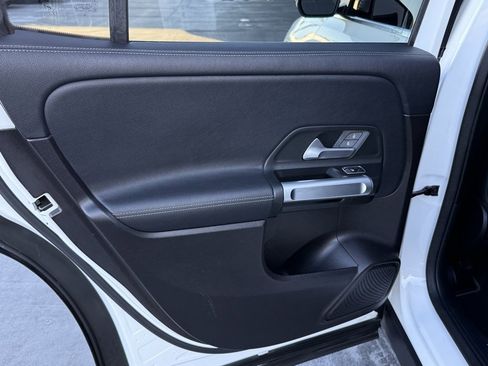 Used 2021 Mercedes-Benz GLB 250 GLB 250 image 23