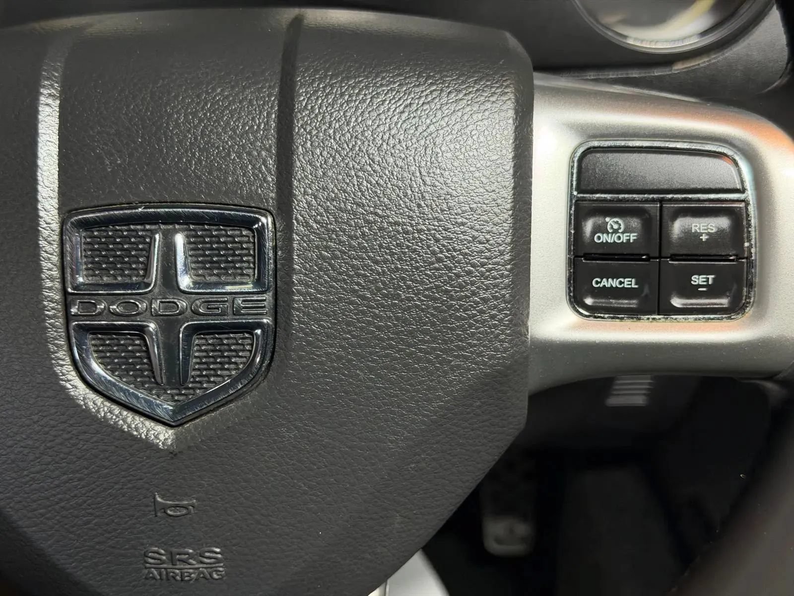 Used 2014 Dodge Challenger R/T RWD image 25