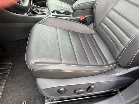 Used 2024 Volkswagen Jetta SE FWD image 20