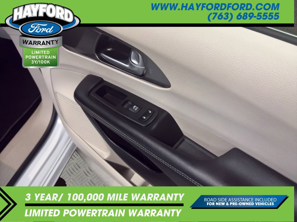 Used 2024 Chrysler Pacifica Limited FWD image 17
