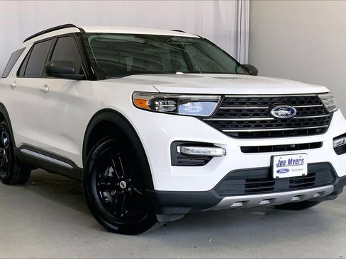 Used 2024 Ford Explorer XLT w/ Equipment Group 202A image 34