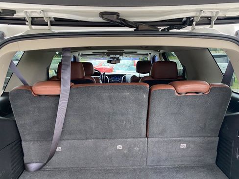 Used 2015 Cadillac Escalade Luxury RWD image 18