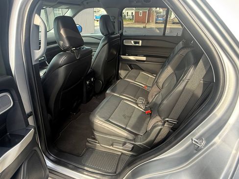 Used 2020 Ford Explorer Limited w/ Class III Trailer Tow Package AWD/4WD image 16