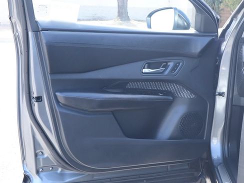 Used 2023 Nissan Ariya FWD image 18