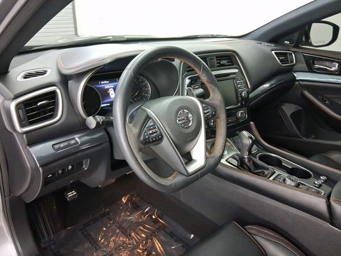 Used 2022 Nissan Maxima SR w/ Sport Mat Group image 4