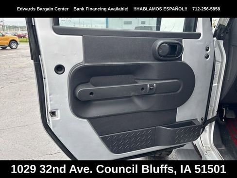 Used 2007 Jeep Wrangler Unlimited Sahara w/ Dual Top Group AWD/4WD image 13