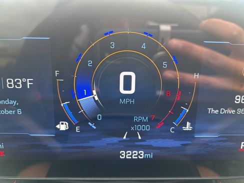 Used 2025 Chevrolet Equinox RS image 32