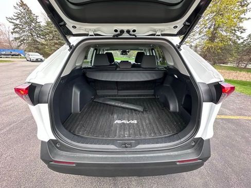 Used 2023 Toyota RAV4 XLE w/ Convenience Package image 10