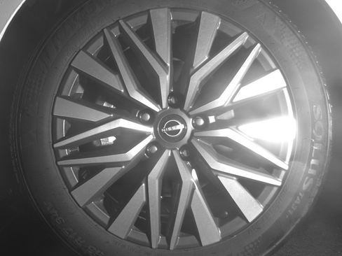 Used 2025 Nissan Altima 2.5 SV FWD image 11