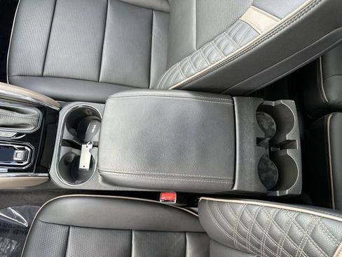 Used 2024 GMC Canyon Denali AWD/4WD image 25