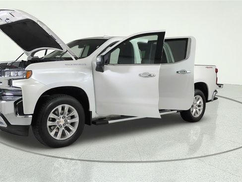 Used 2022 Chevrolet Silverado 1500 LTZ w/ LTZ Convenience Package II AWD/4WD image 7