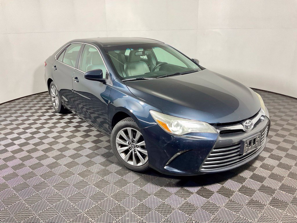 Used 2017 Toyota Camry XLE w/ Convenience Package FWD image 4