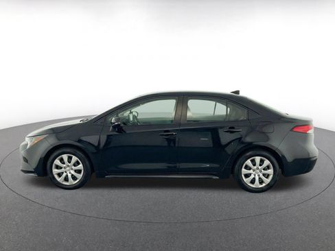 Used 2025 Toyota Corolla LE FWD image 4