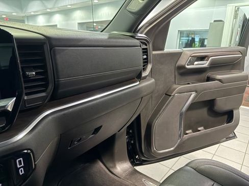 Certified 2024 GMC Sierra 1500 SLT image 24