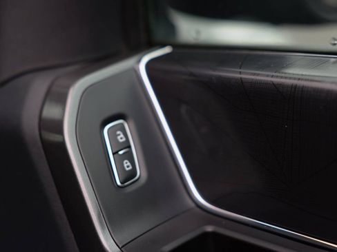 Used 2022 Ford F150 XLT w/ Equipment Group 302A High image 13