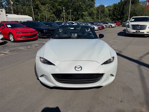 Used 2016 MAZDA MX-5 Miata Club RWD image 2