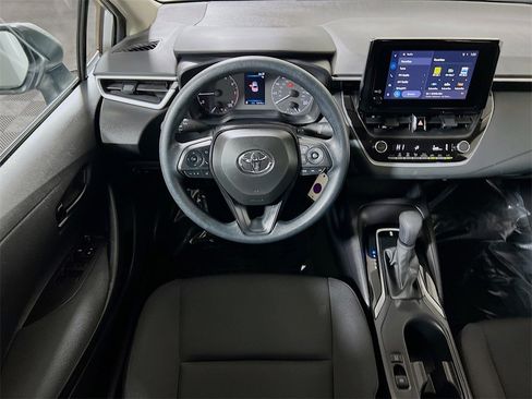 Used 2025 Toyota Corolla LE image 20