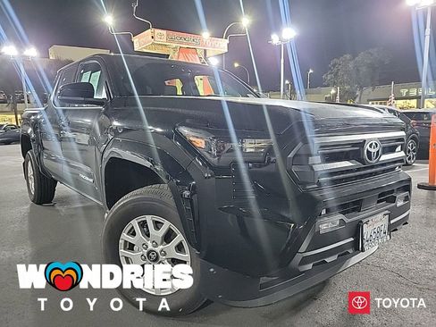 Used 2025 Toyota Tacoma SR5 image 1