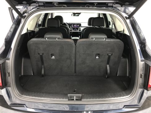 Certified 2023 Kia Sorento EX image 8