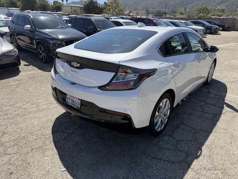 Used 2017 Chevrolet Volt Premier w/ Driver Confidence II Package FWD image 7