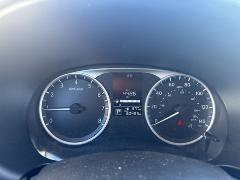 Used 2024 Nissan Kicks S image 9