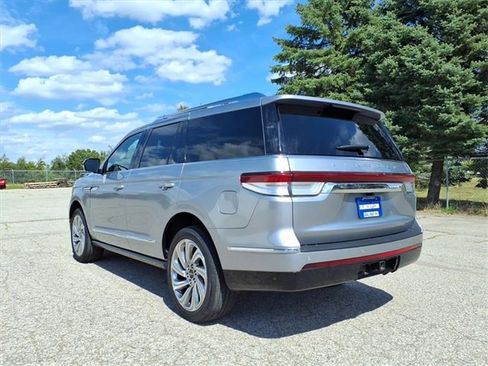 Used 2024 Lincoln Navigator Premiere image 5