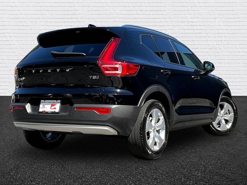Used 2022 Volvo XC40 T5 Momentum AWD/4WD image 5