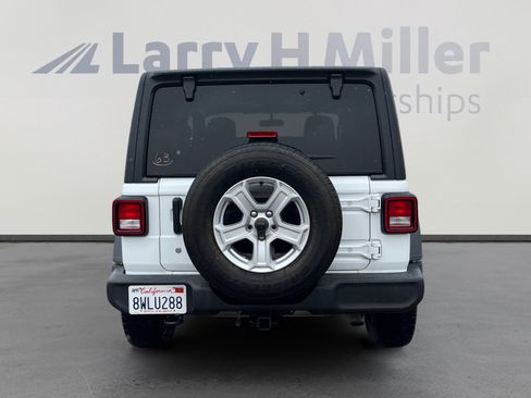 Used 2018 Jeep Wrangler Sport S image 4