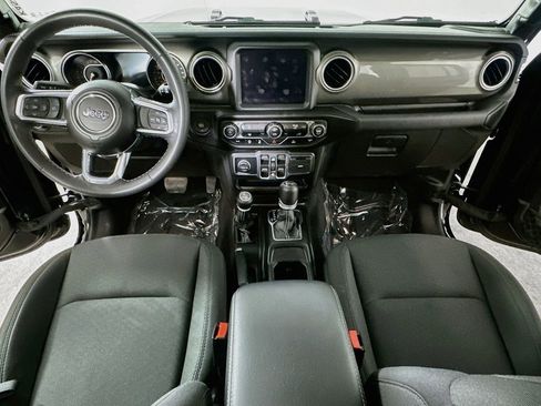 Used 2023 Jeep Wrangler Unlimited Sahara AWD/4WD image 16