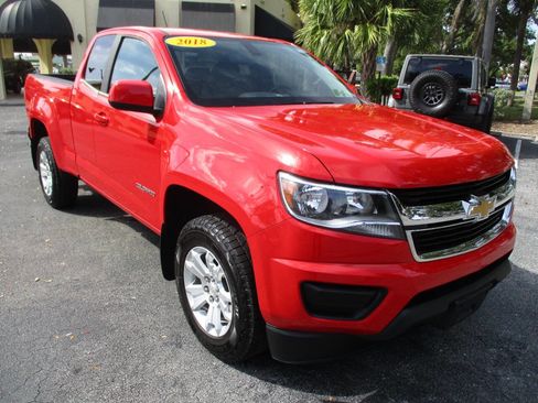 Used 2018 Chevrolet Colorado LT image 2