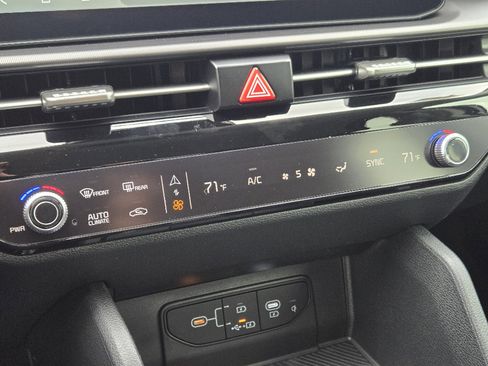 New 2026 Kia Sportage SX image 14