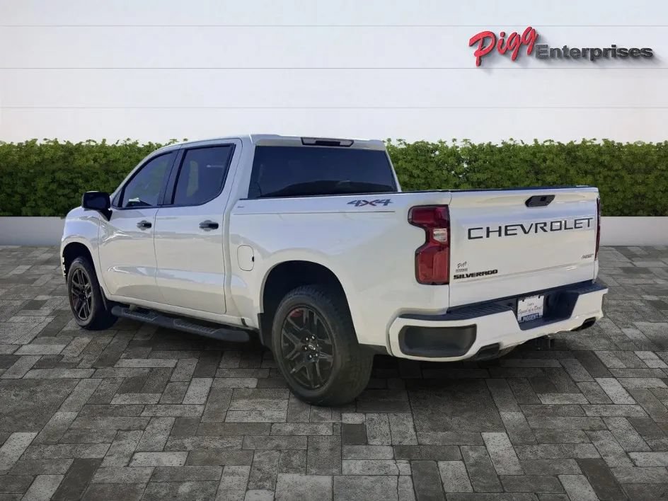 Used 2021 Chevrolet Silverado 1500 RST w/ Redline Edition AWD/4WD image 2