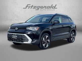 Used 2025 Volkswagen Taos SE w/ Panoramic Sunroof Package AWD/4WD video 2